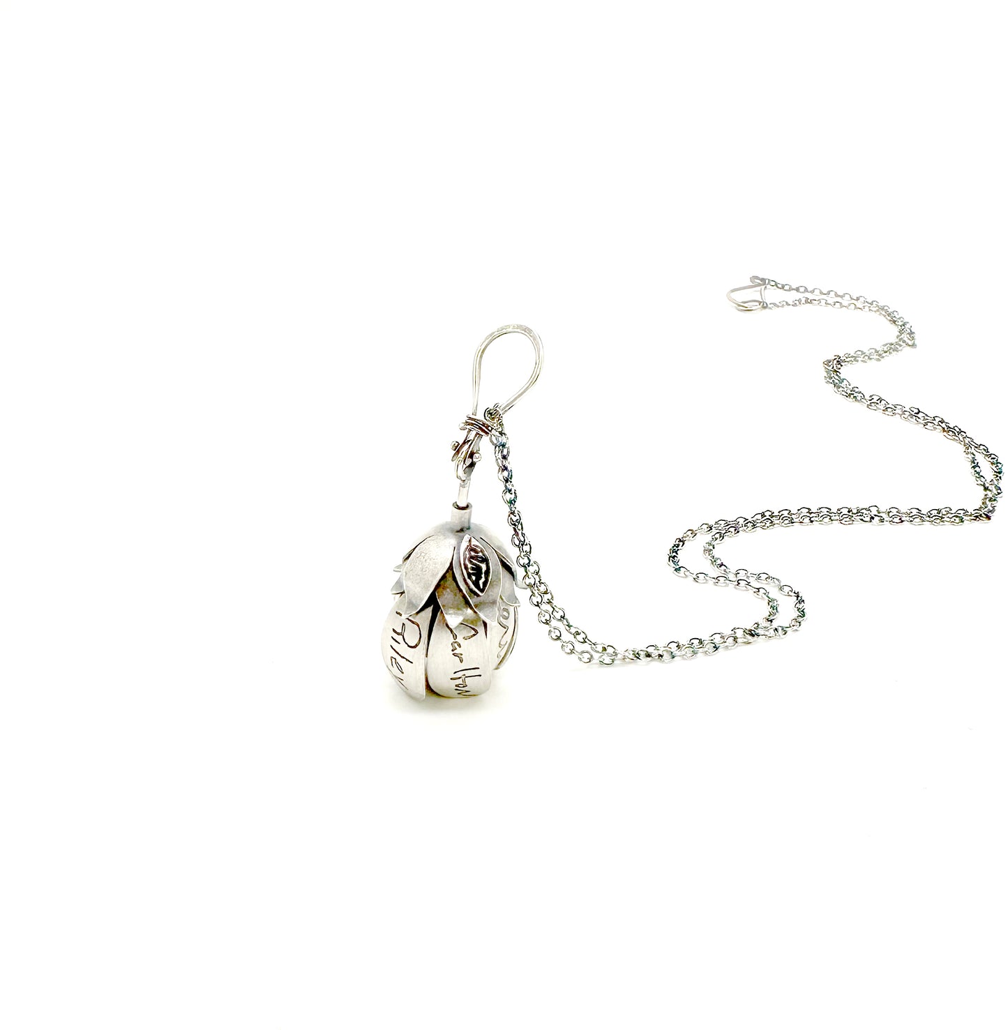 Custom Love Letter Daisy Kinetic Pendant