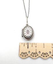 Load image into Gallery viewer, Sterling silver Locket with a Pocket