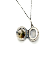 Load image into Gallery viewer, Sterling silver Locket with a Pocket