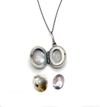 Load image into Gallery viewer, Sterling silver Locket with a Pocket