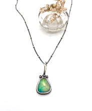 Load image into Gallery viewer, Sterling Silver and Quartz &quot;Mood&quot; Color Change Stone