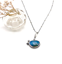 Load image into Gallery viewer, Sterling Silver and Labradorite &quot;Mood&quot; Color Change Stone
