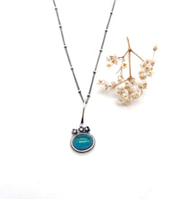 Load image into Gallery viewer, Sterling Silver and Labradorite &quot;Mood&quot; Color Change Stone