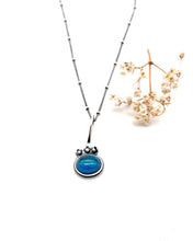 Load image into Gallery viewer, Sterling Silver and Labradorite &quot;Mood&quot; Color Change Stone